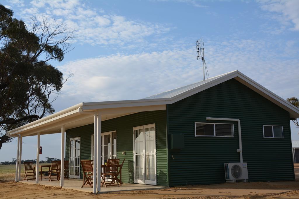 Mary'S Farm Cottages Kukerin Extérieur photo