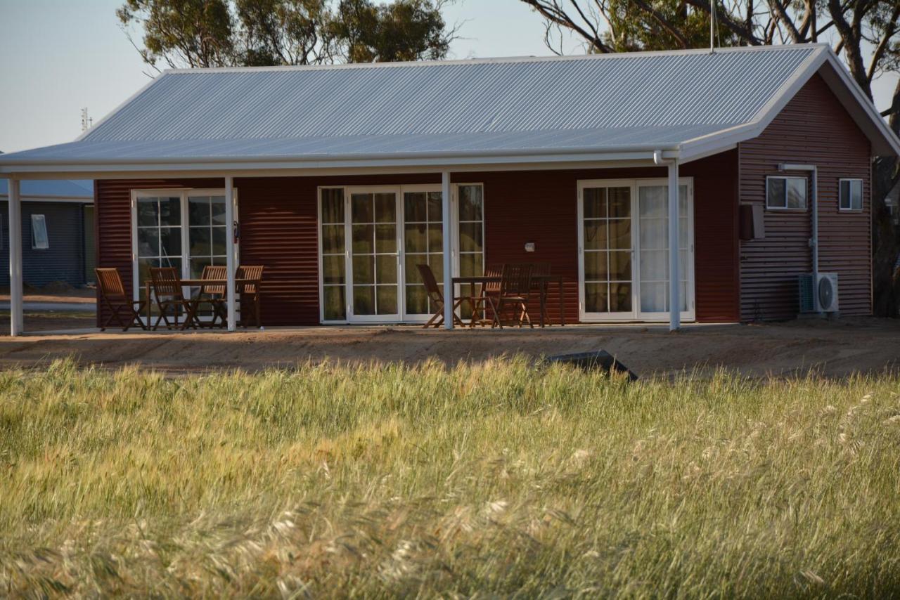 Mary'S Farm Cottages Kukerin Extérieur photo
